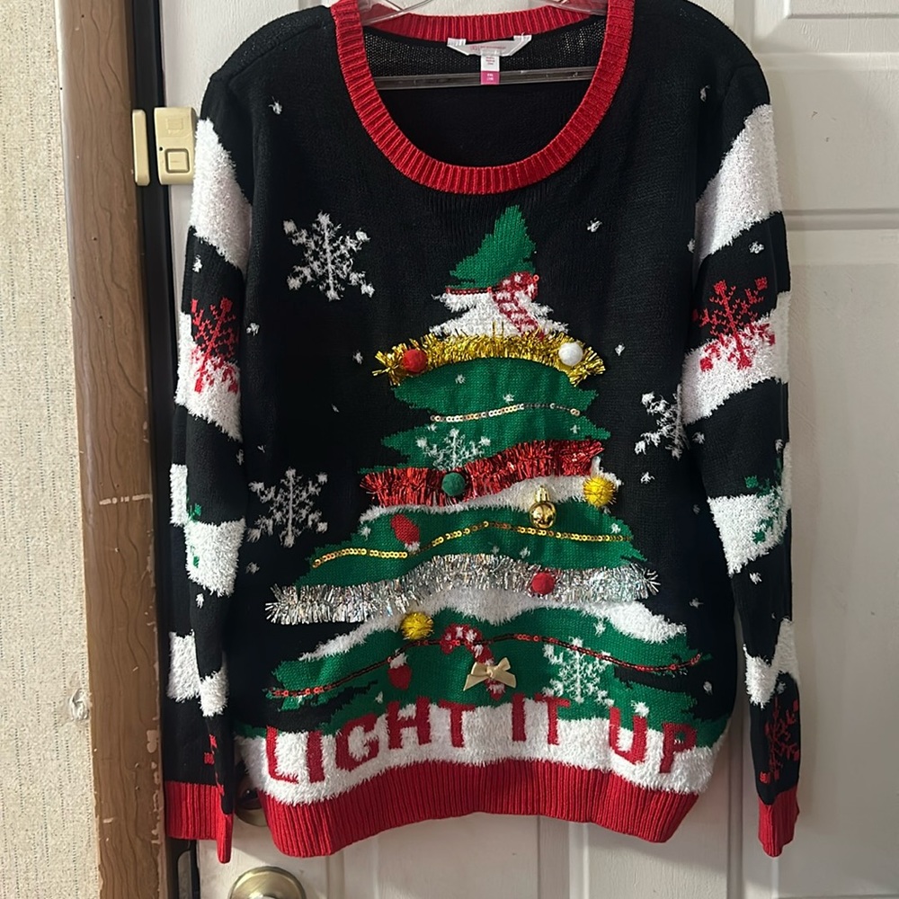 NO BOUNDARIES JUNIORS LIGHT IT UP CHRISTMAS SWEATER: NEW WITH TAGS: SIZE XXL